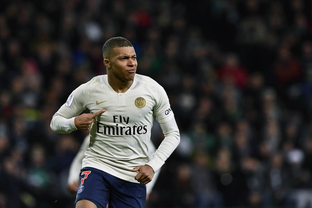 直面内心之作!钟易轩原创单曲《自我和解》全网上线